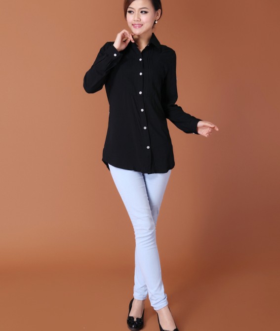 blusa de mangas largas de color negro se vende bien