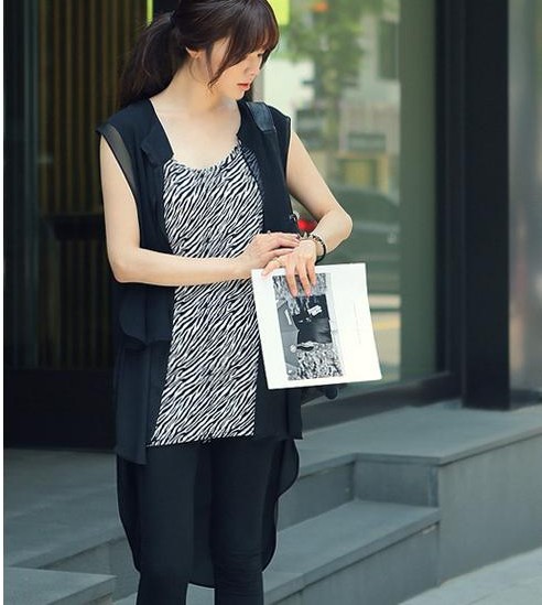 blusa de estilo modelo de color en  negro