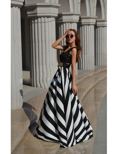 vestido elegante y largo  de color en negro y blanco